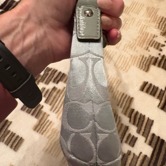 Coach Elegant Blue Shoulder Bag - Picture 3 of 8